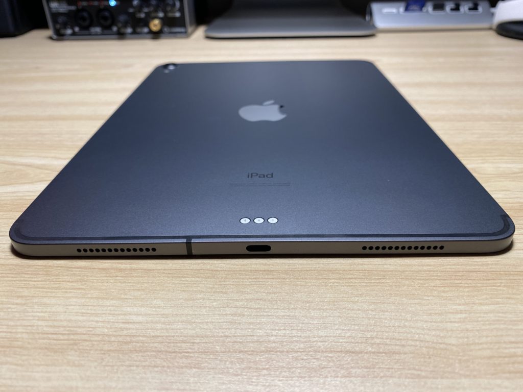 iPad単体の厚み
