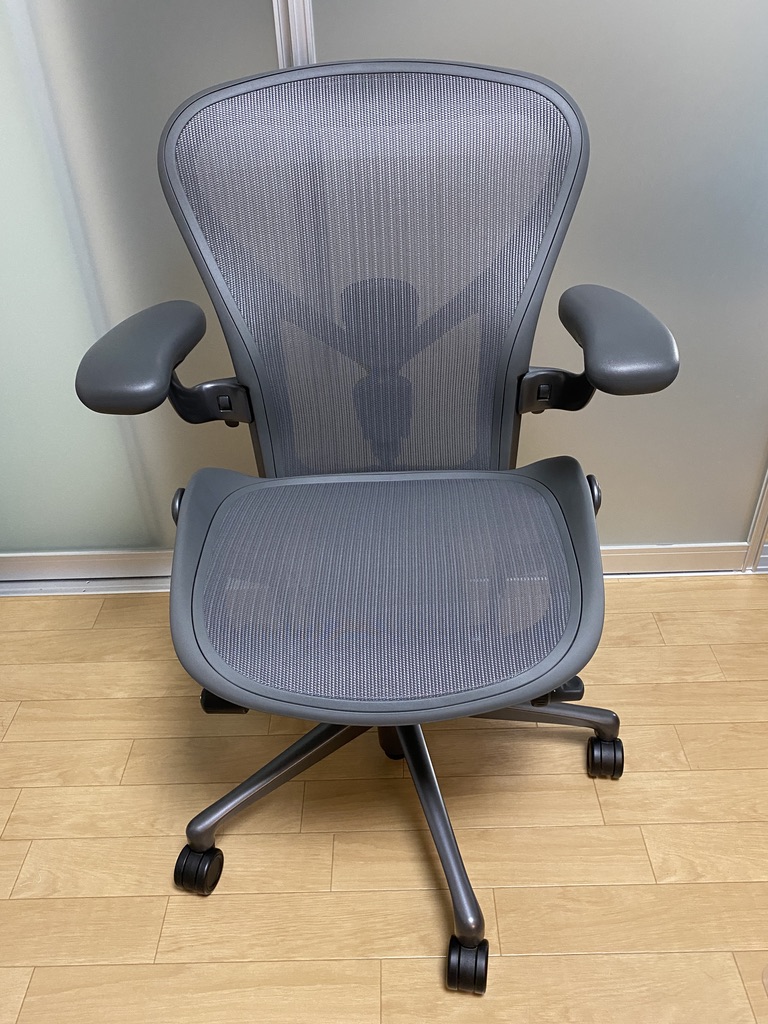 アーロンチェア（カーボン）